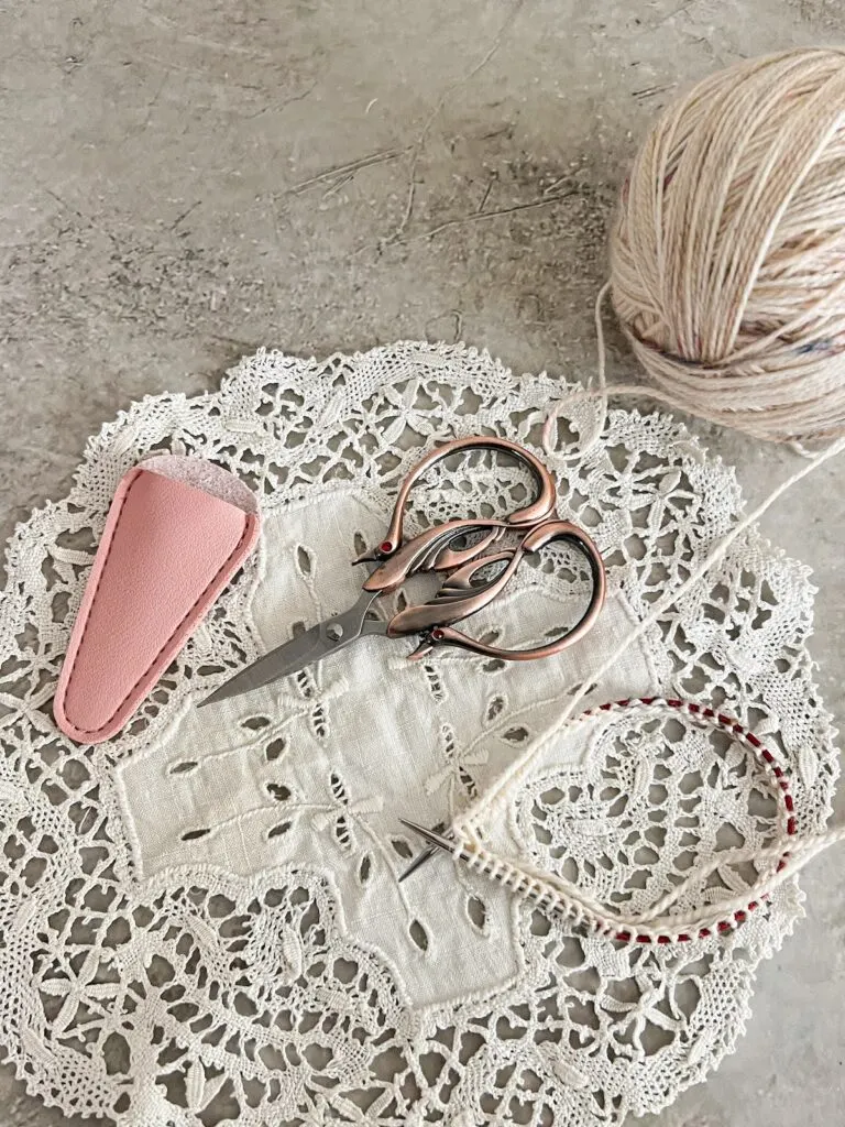 Knitting Crochet Yarn Holder Ring - Stitch Counters Tools Kit (3 PCS)