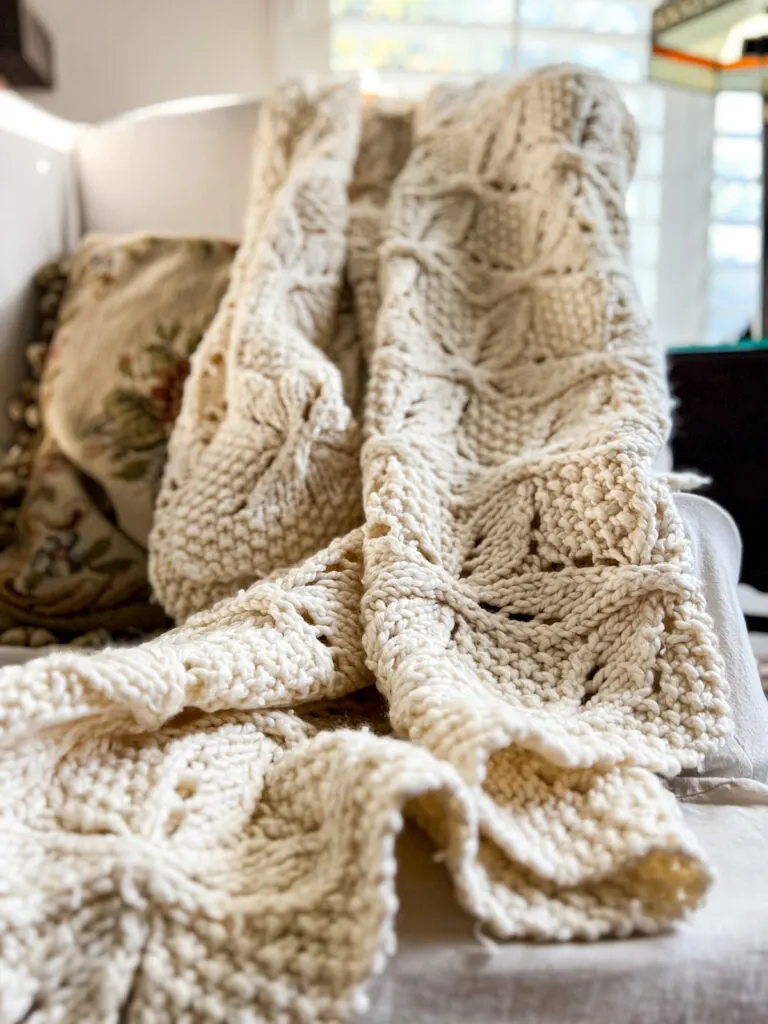 11 Cool Knit and Crochet Throw Patterns to Keep You Warm - Organic