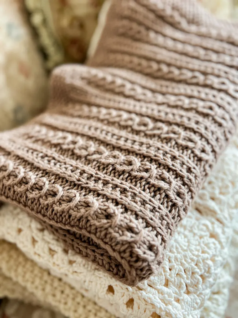 11 Cool Knit and Crochet Throw Patterns to Keep You Warm - Organic